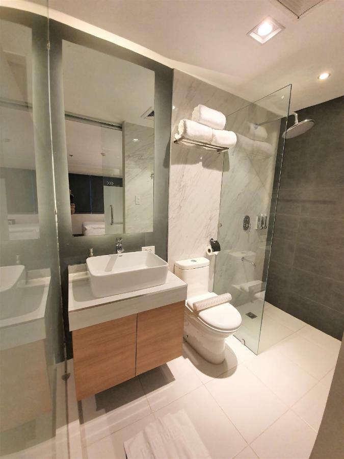 The Upperroom @ Real Suites Баколод Екстер'єр фото