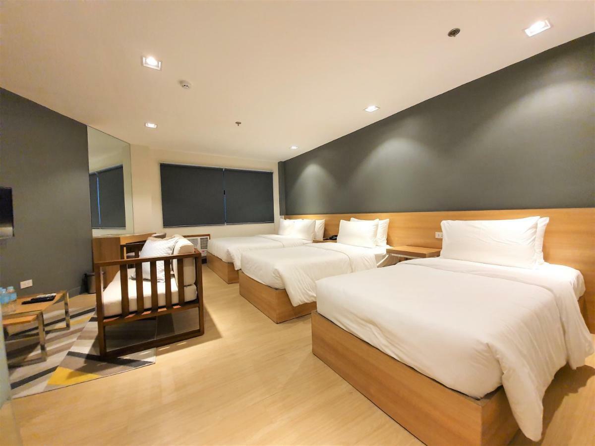 The Upperroom @ Real Suites Баколод Екстер'єр фото