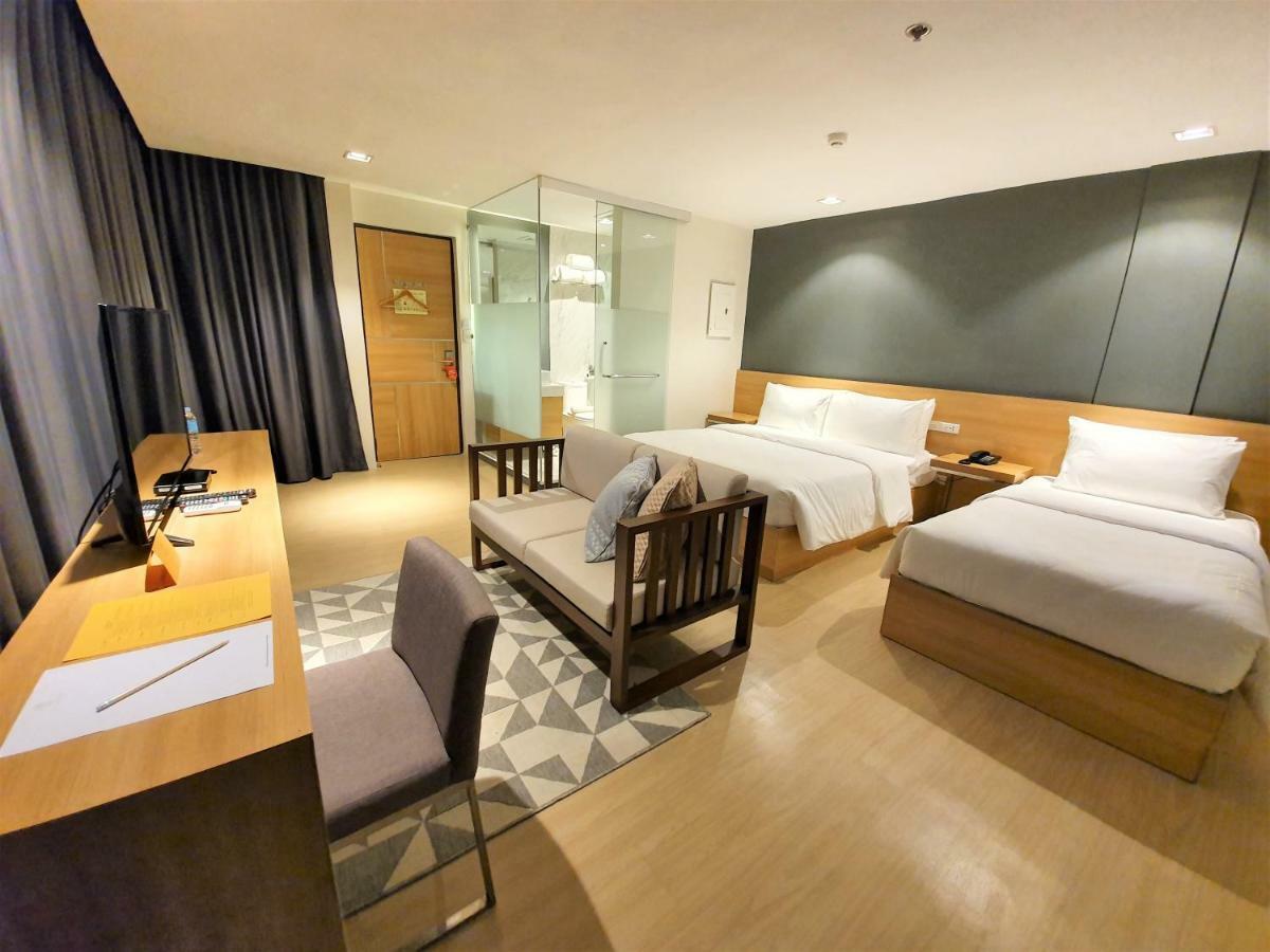 The Upperroom @ Real Suites Баколод Екстер'єр фото