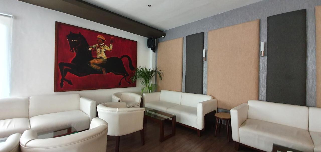 The Upperroom @ Real Suites Баколод Екстер'єр фото